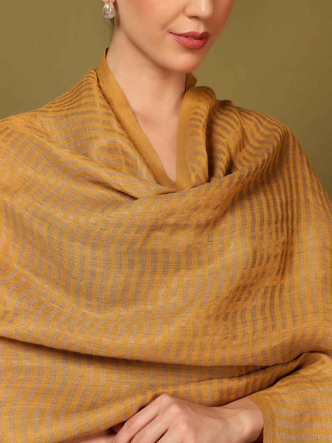 Pashmoda Women Golden Eclipse Reversible Zari Moonlight Fine Wool Stole (Size: 71x203 Cm)