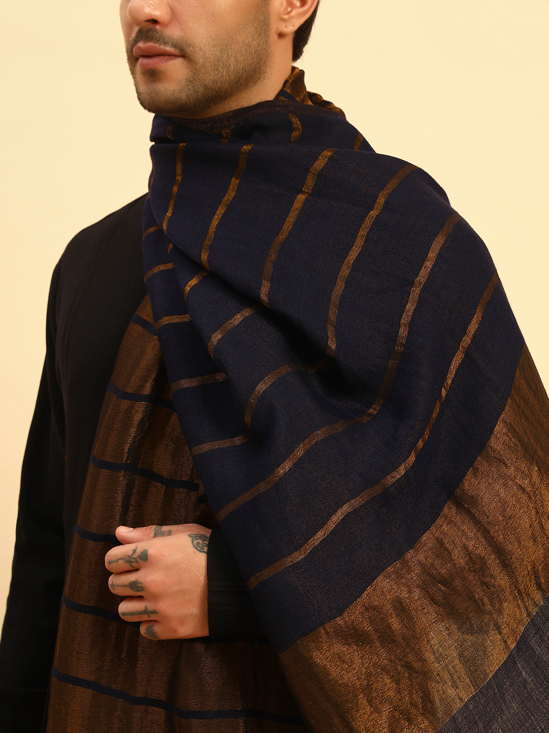 Pashmoda Men Parallel Grace Reversible Zari Moonlight Fine Wool Stole (Size: 71x203 Cm)