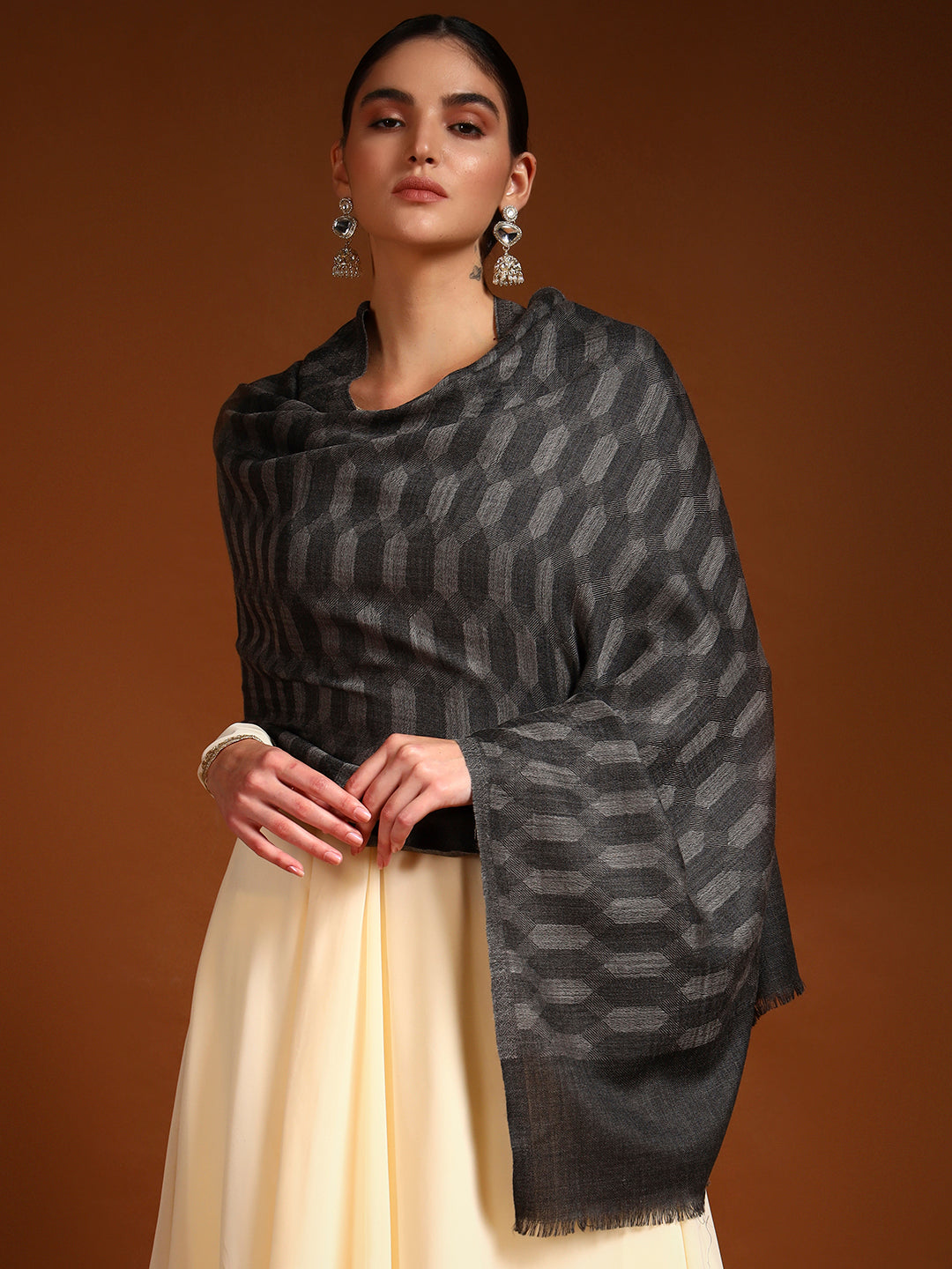 Women 100% Pure Wool Checkered Stole, Sustainable and Natural Fabric (Size 71x203 CM)