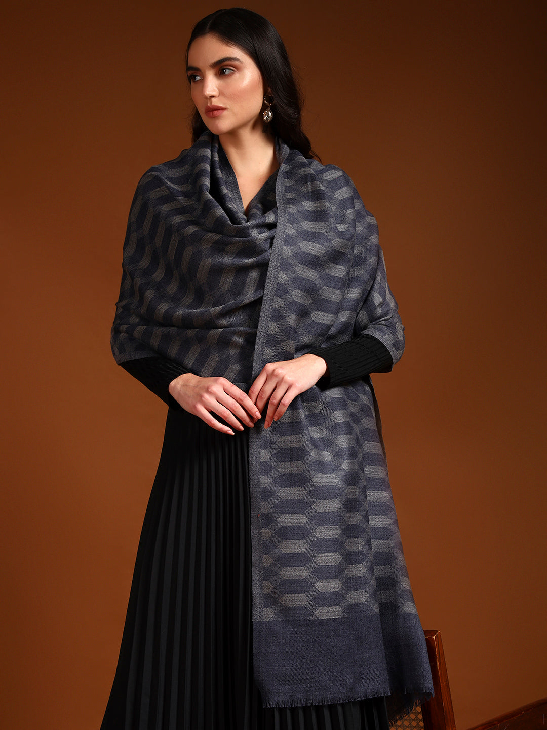 Women 100% Pure Wool Checkered Stole, Sustainable and Natural Fabric (Size 71x203 CM)