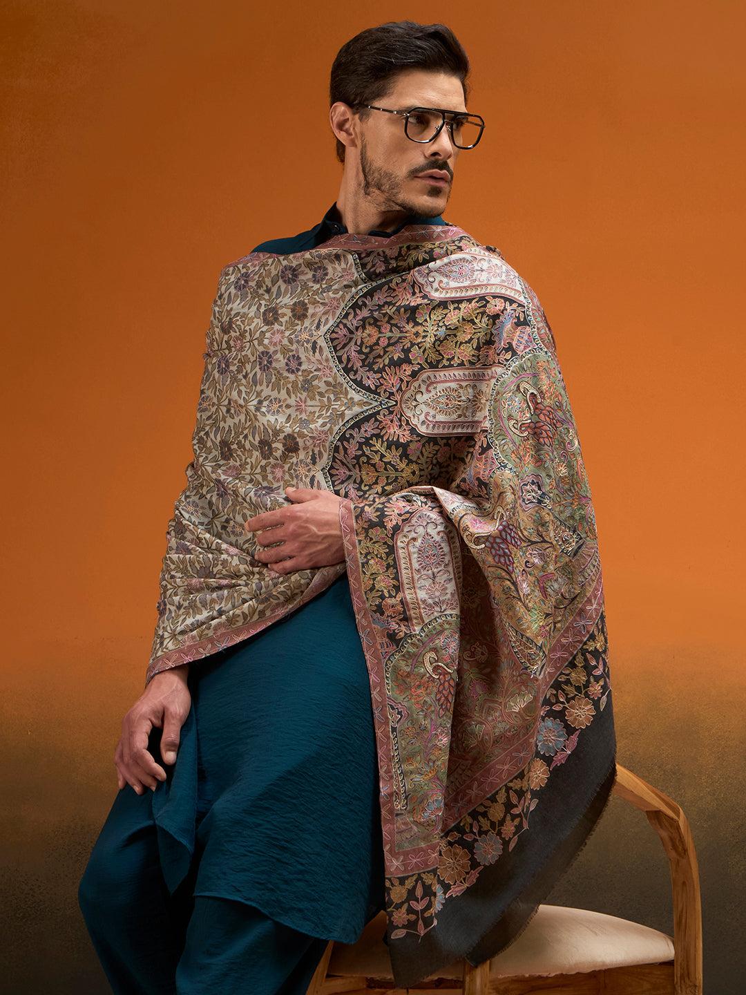 Men Mughlia Bagg Fine Wool Kalamkari Embroidered Shawl