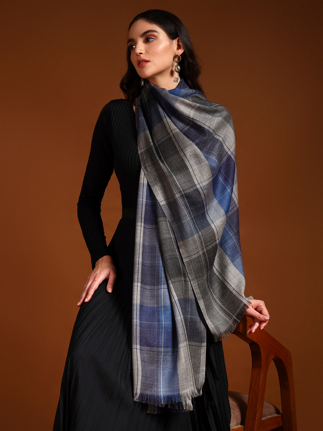 Women 100% Pure Wool Checkered Stole, Sustainable and Natural Fabric (Size 71x203 CM)