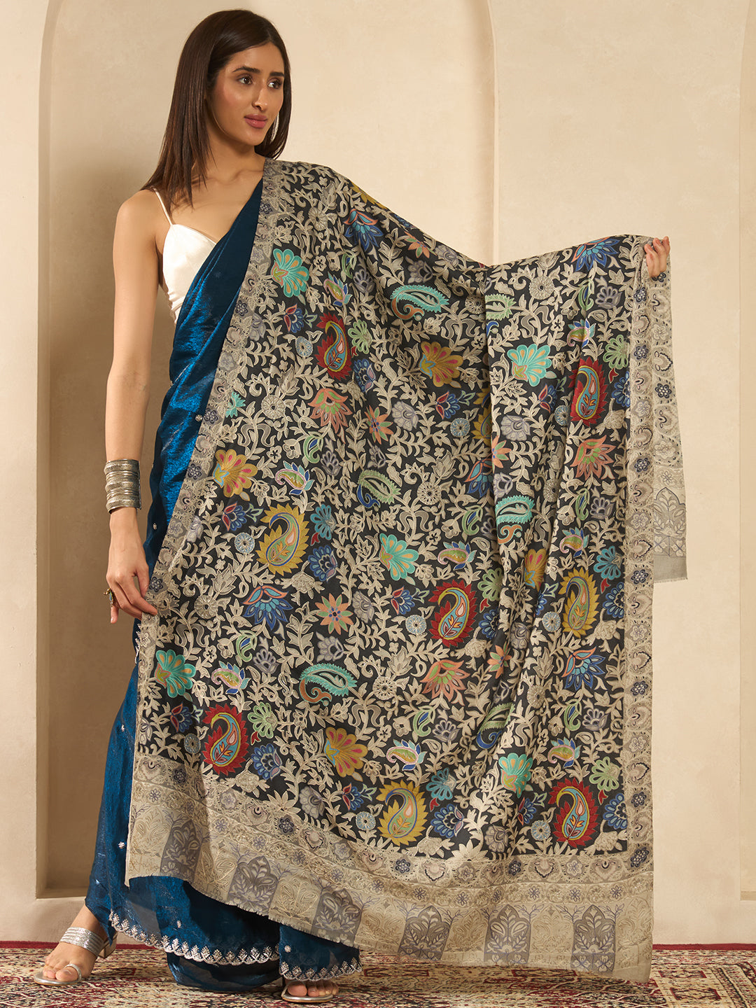 Women Waqar Fine Wool Fabric Kalamkari Embroidered Shawl
