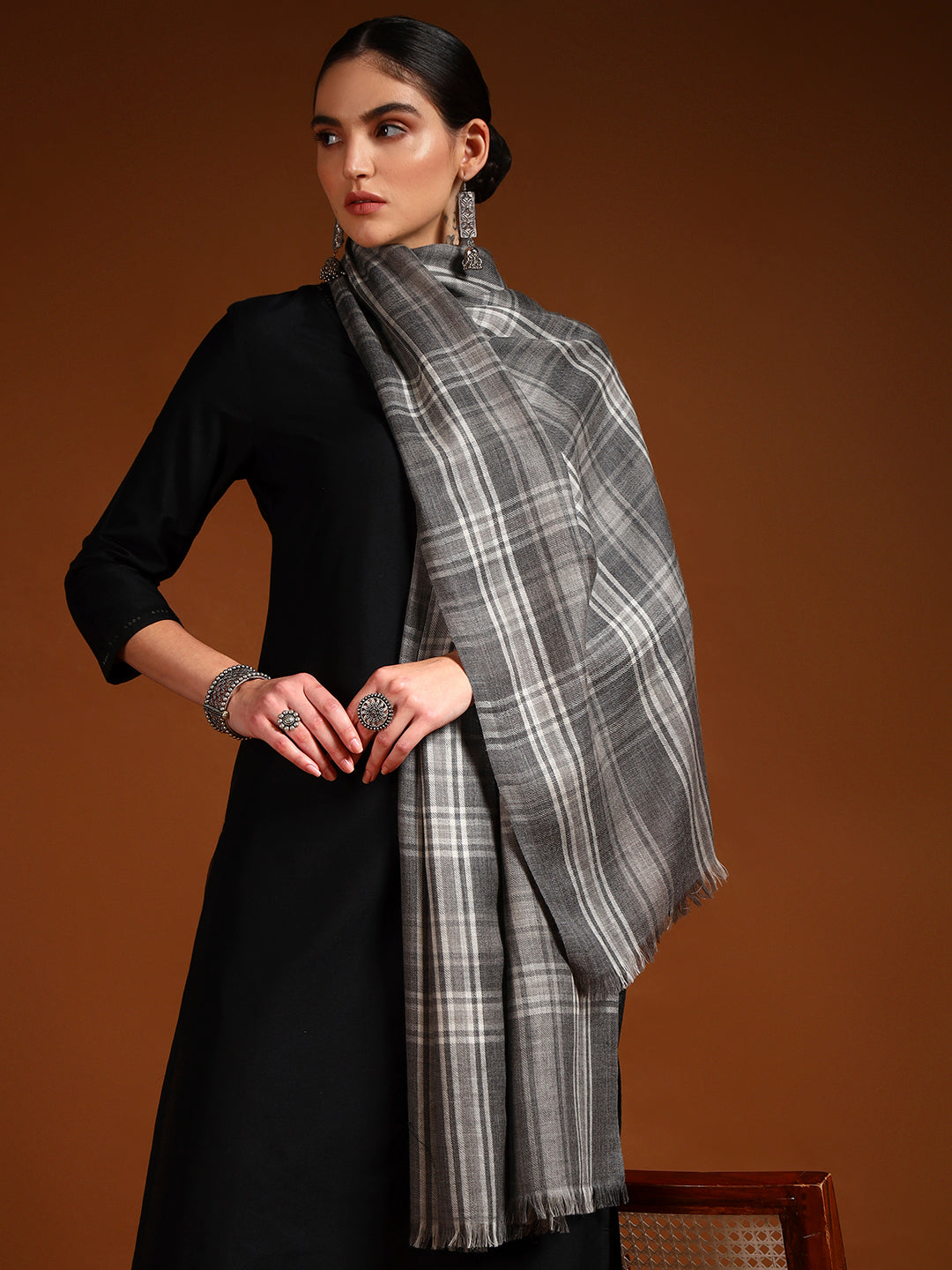 Women 100% Pure Wool Checkered Stole, Sustainable and Natural Fabric (Size 71x203 CM)