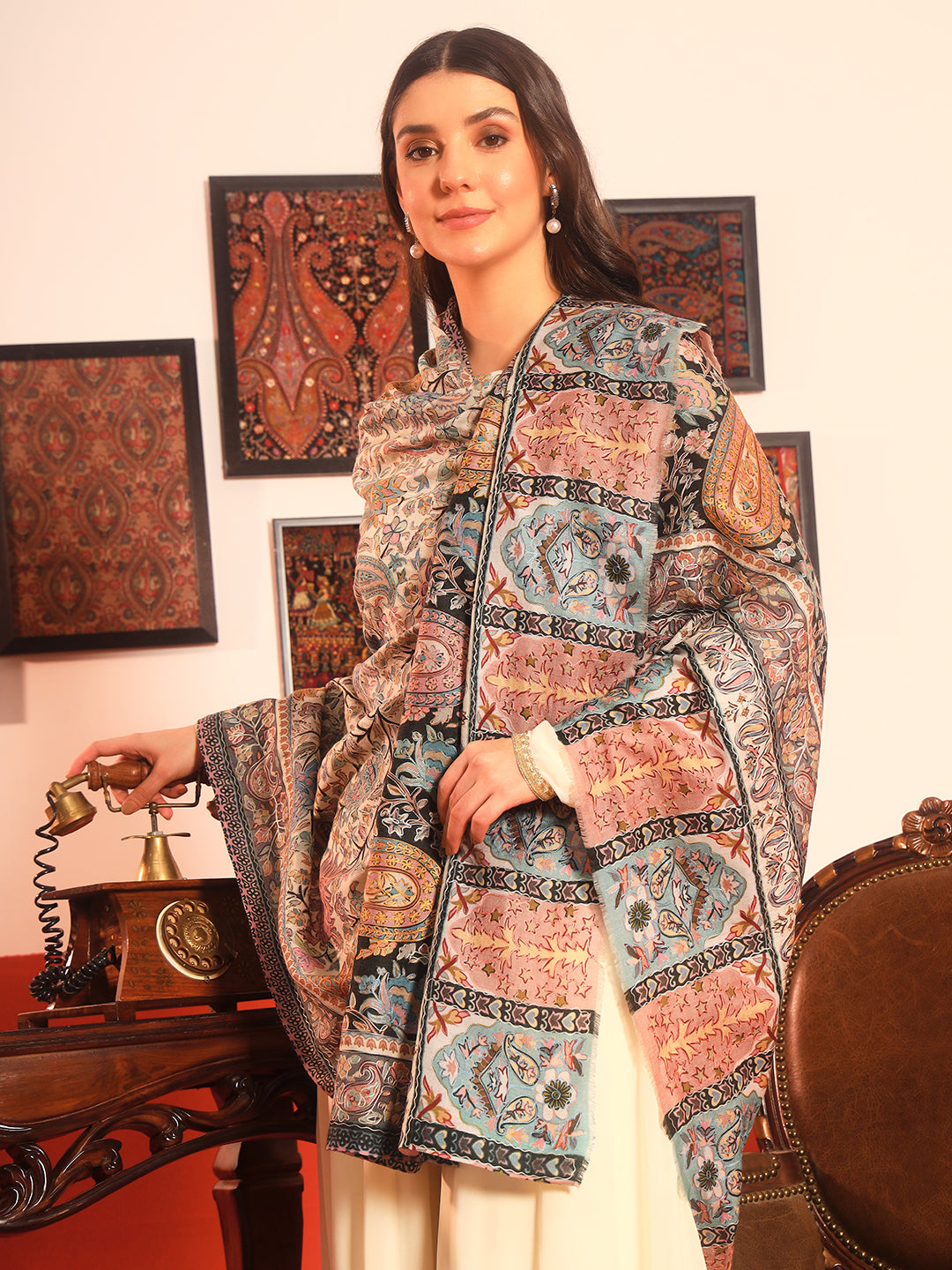 Pashmoda Women Guldasta Fine Wool Fabric Pashmina Kalamkari Embroidered Shawl (Size: 101x203 CM)