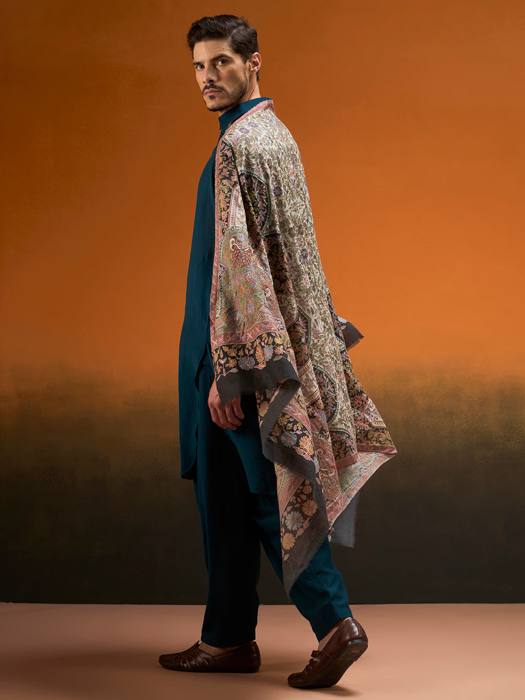 Men Mughlia Bagg Fine Wool Kalamkari Embroidered Shawl