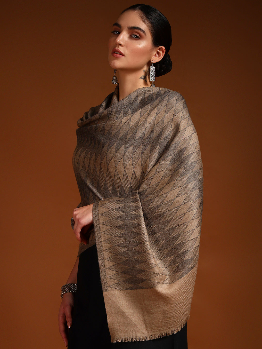 Women 100% Pure Wool Checkered Stole, Sustainable and Natural Fabric (Size 71x203 CM)