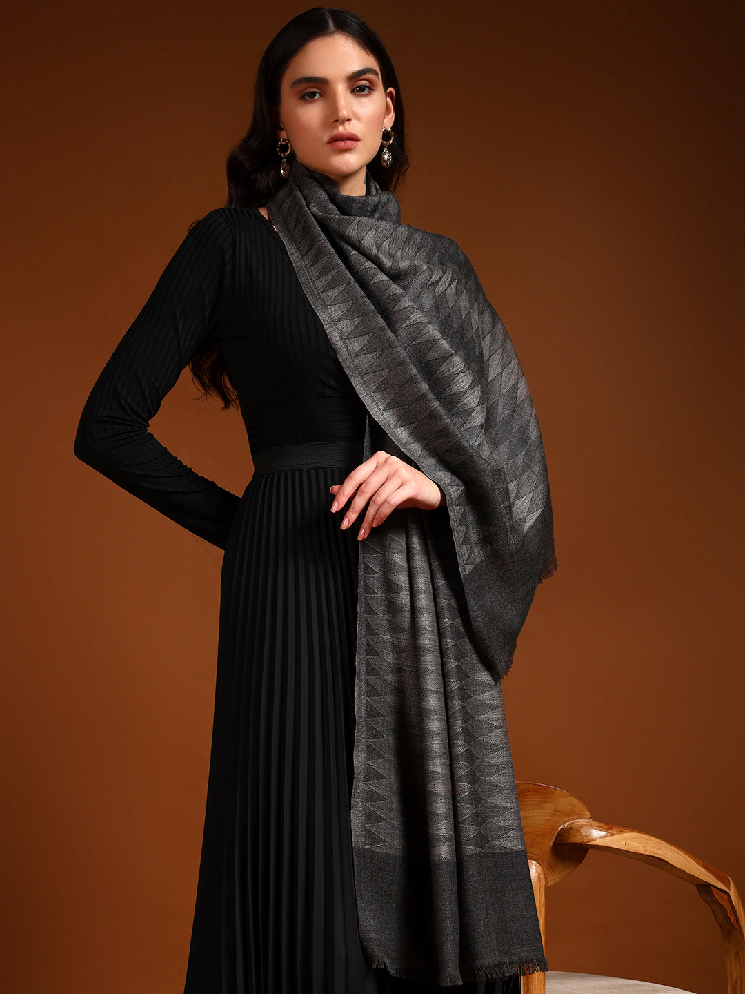 Women 100% Pure Wool Checkered Stole, Sustainable and Natural Fabric (Size 71x203 CM)