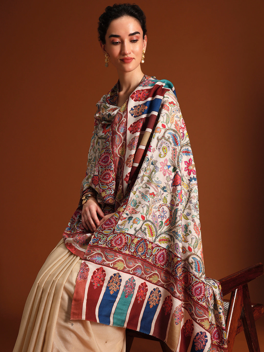 Women Nafees Naqsh Fine Wool Fabric Kalamkari Embroidered Shawl,