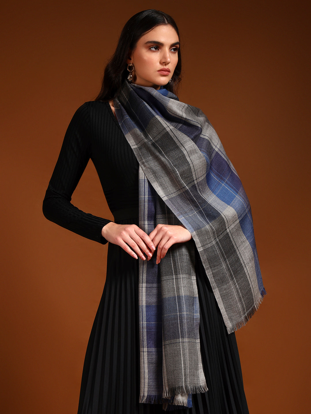 Women 100% Pure Wool Checkered Stole, Sustainable and Natural Fabric (Size 71x203 CM)