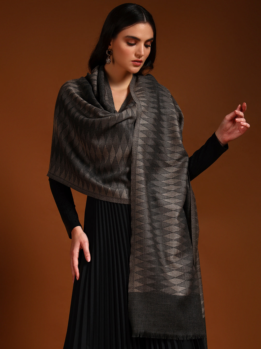 Women 100% Pure Wool Checkered Stole, Sustainable and Natural Fabric (Size 71x203 CM)