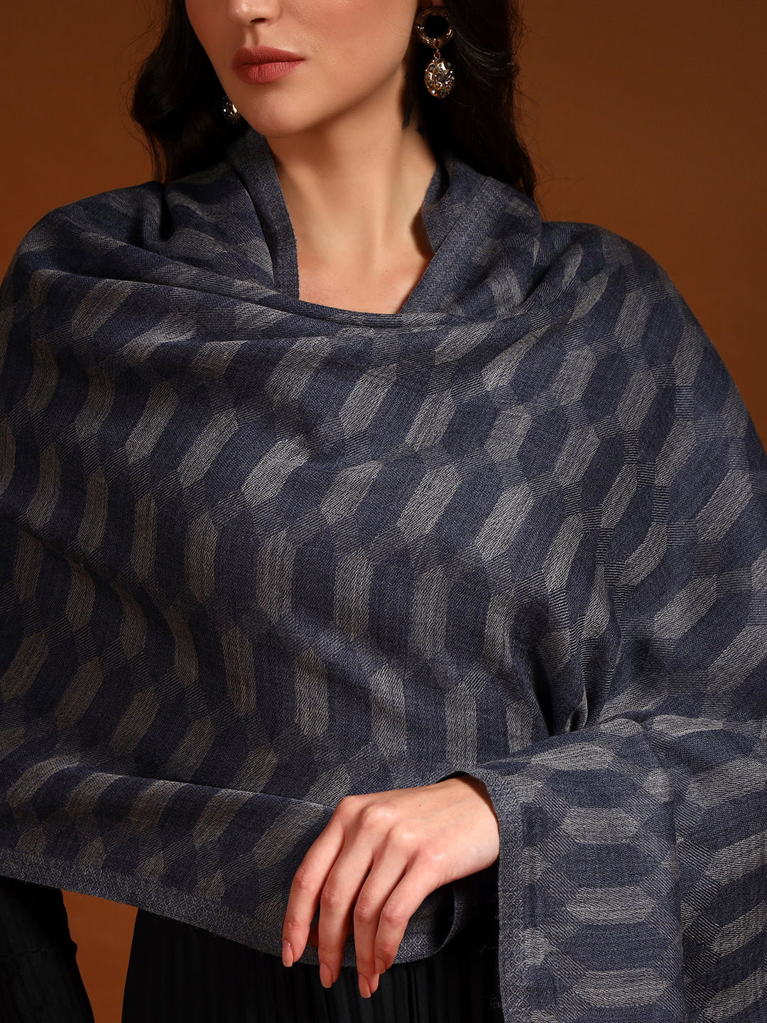 Women 100% Pure Wool Checkered Stole, Sustainable and Natural Fabric (Size 71x203 CM)