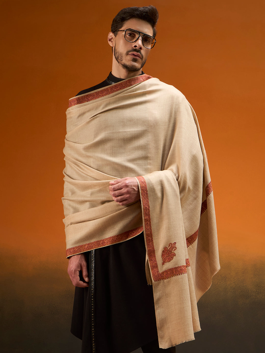 Men kashida Kingri Embroidered Lohi Shawl