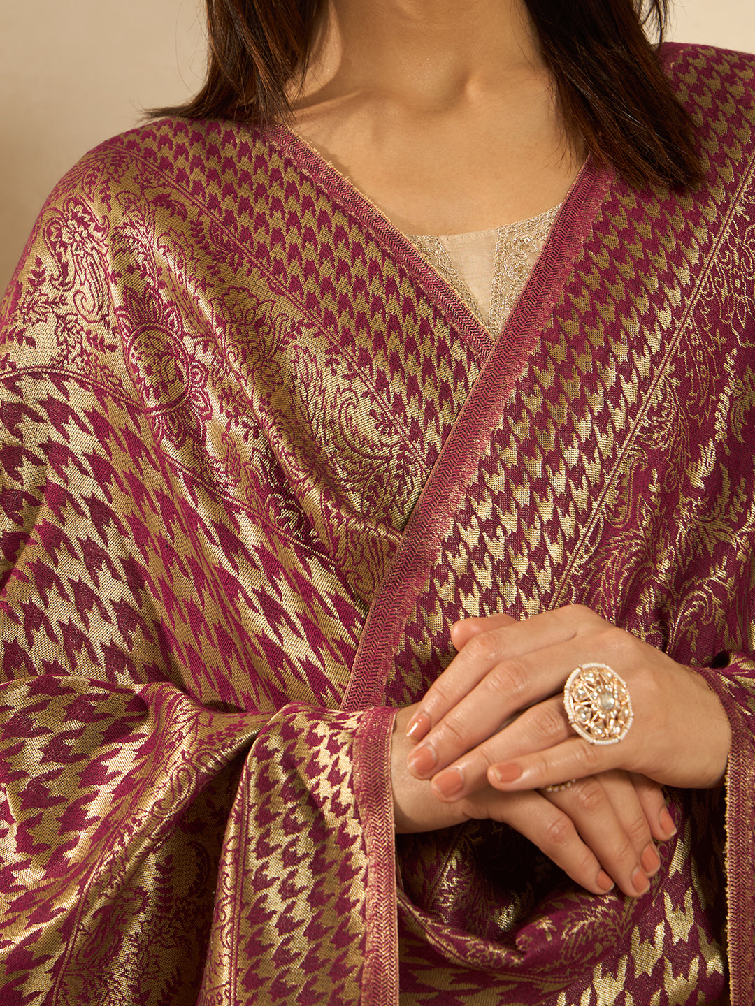 Women Royal Zari Elegance Stole