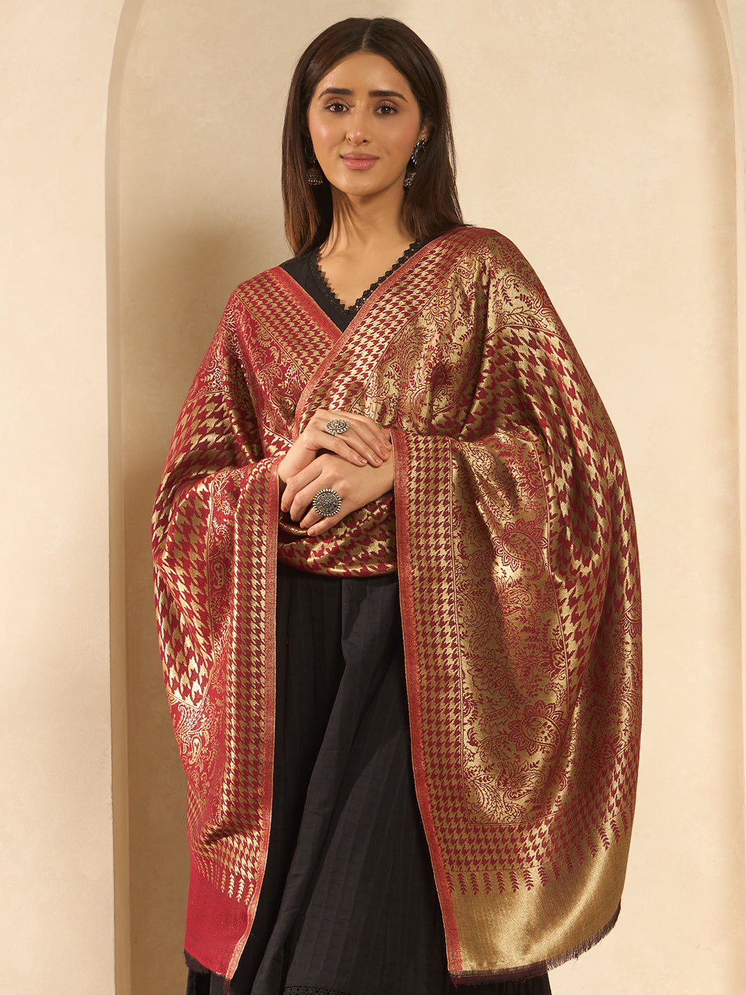 Women Royal Zari Elegance Stole