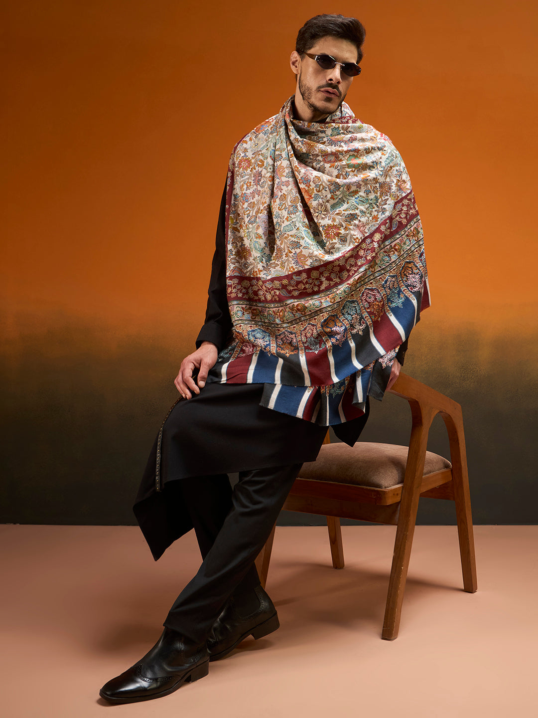 Men Royal Mehrab Kalamkari Embroidered Shawl