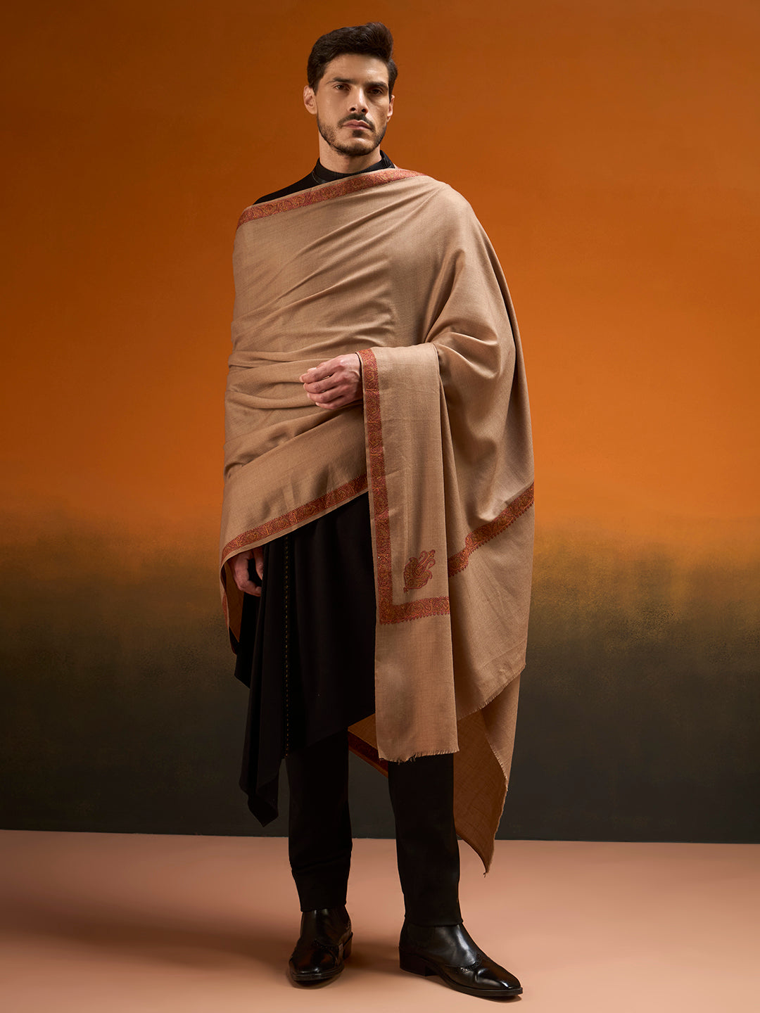 Men kashida Kingri Embroidered Lohi Shawl