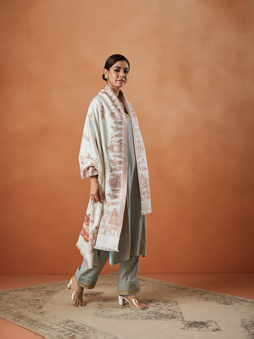 Pashmoda Women Pari mahal Kaani Stole Size:( 71X203 CM)