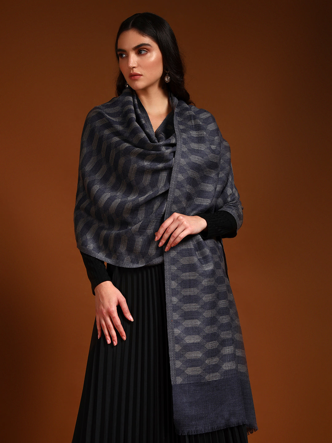 Women 100% Pure Wool Checkered Stole, Sustainable and Natural Fabric (Size 71x203 CM)