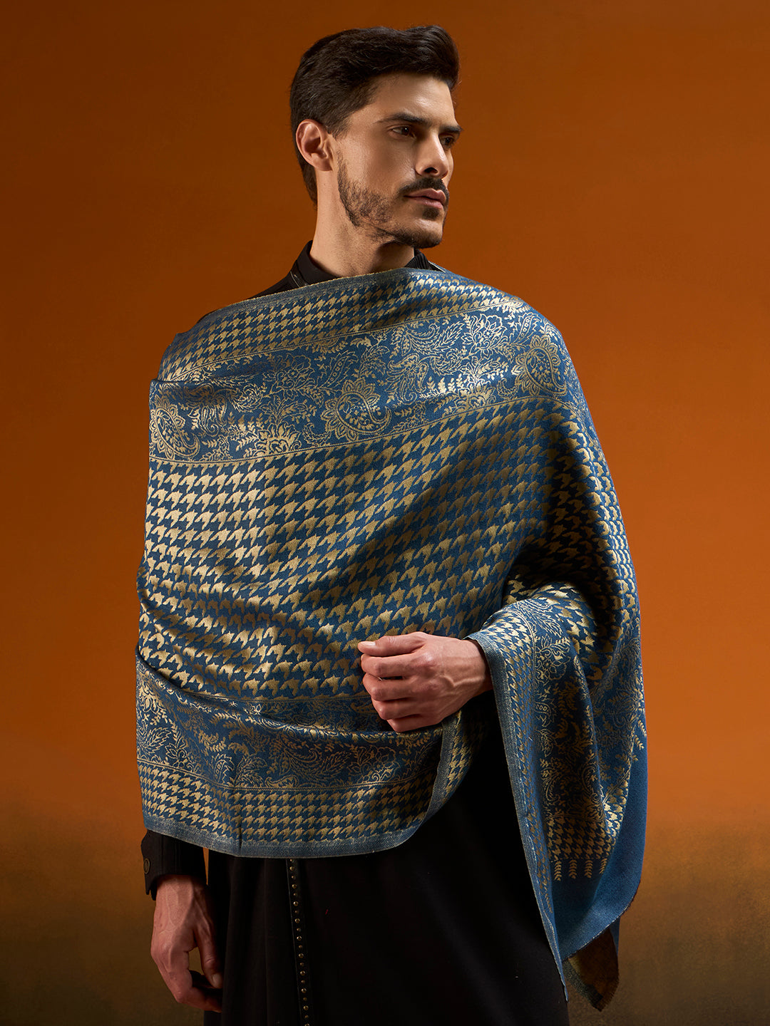 Men Obsidian Gold Reversible Zari Stole