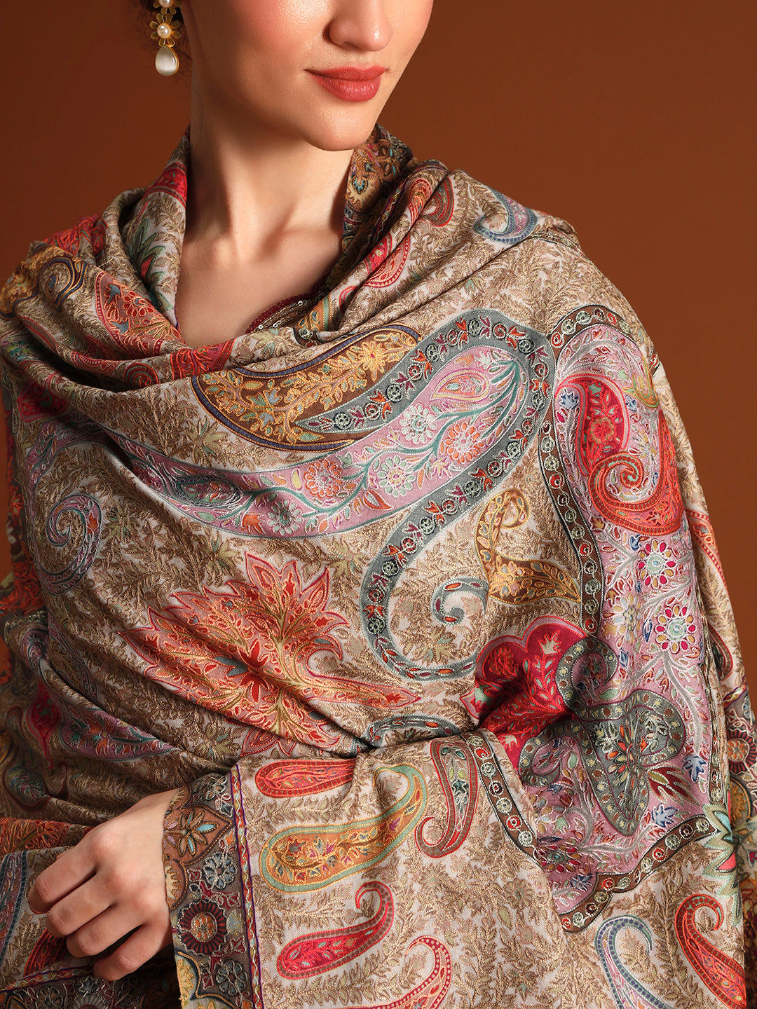 Women Paisley Promenade Fine Wool Fabric Kalamkari Embroidered Shawl