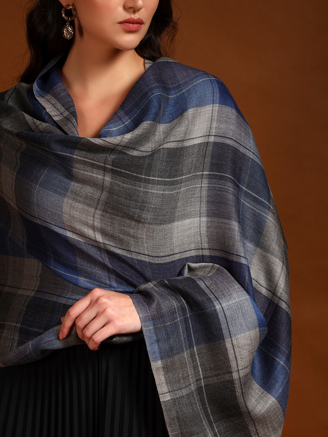 Women 100% Pure Wool Checkered Stole, Sustainable and Natural Fabric (Size 71x203 CM)