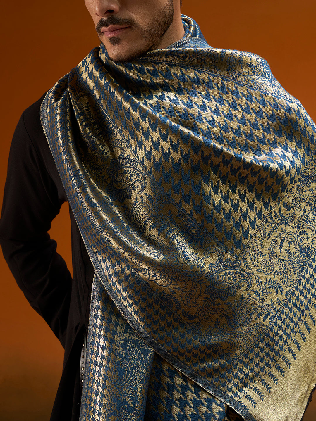 Men Obsidian Gold Reversible Zari Stole