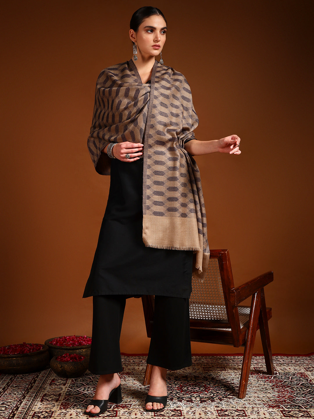 Women 100% Pure Wool Checkered Stole, Sustainable and Natural Fabric (Size 71x203 CM)