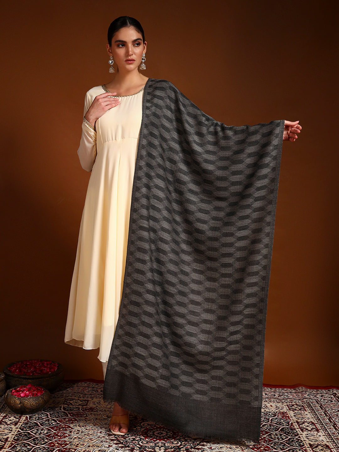 Women 100% Pure Wool Checkered Stole, Sustainable and Natural Fabric (Size 71x203 CM)