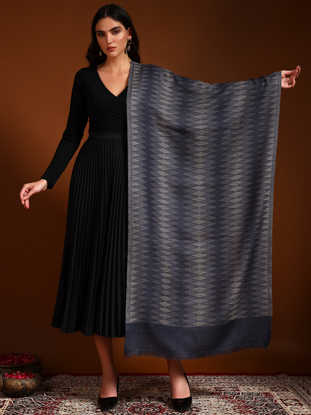 Women 100% Pure Wool Ikat Checkered Stole, Sustainable and Natural Fabric (Size 71x203 CM)