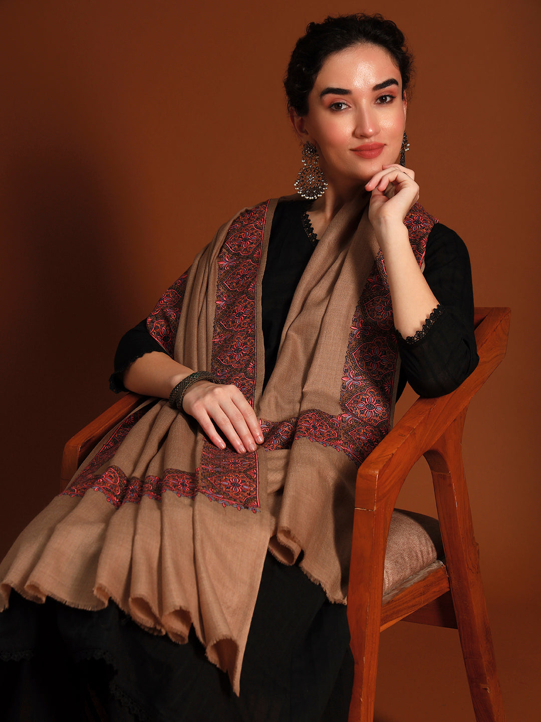 Women Nafāsat Fine Wool Sozni Hand Embroidered Shawl