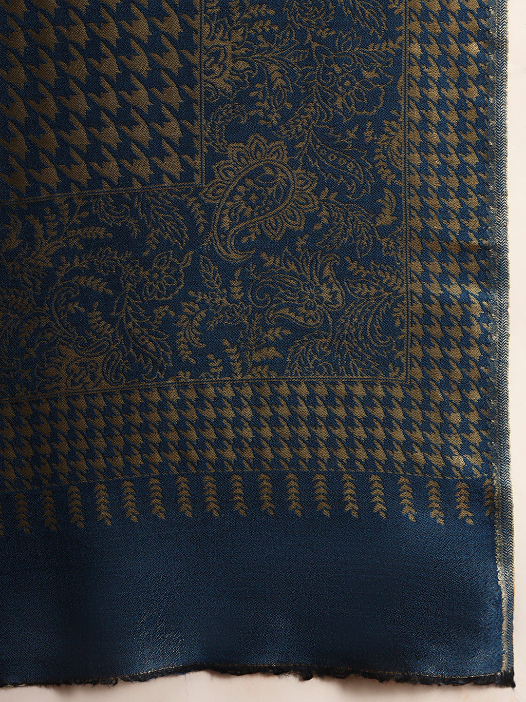 Women Royal Zari Elegance Stole