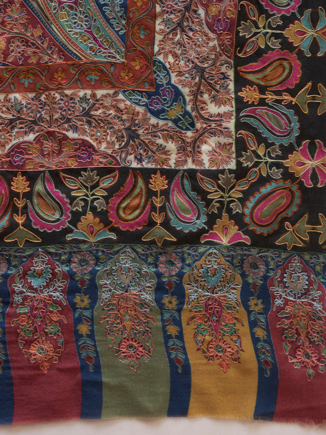 Men rangrez Fine Wool Kalamkari Embroidered Shawl