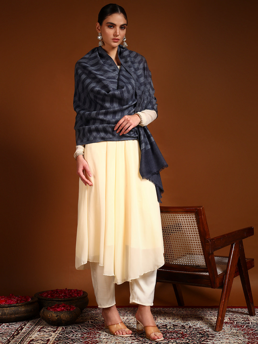 Women 100% Pure Wool Checkered Stole, Sustainable and Natural Fabric (Size 71x203 CM)