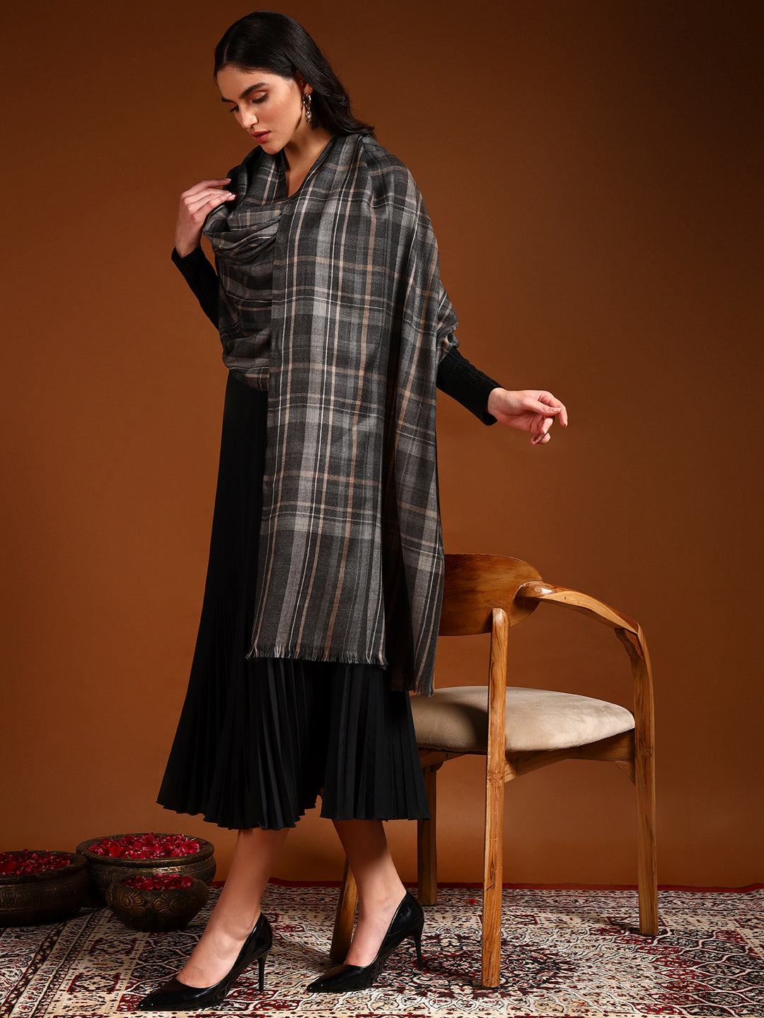 Women 100% Pure Wool Checkered Stole, Sustainable and Natural Fabric (Size 71x203 CM)