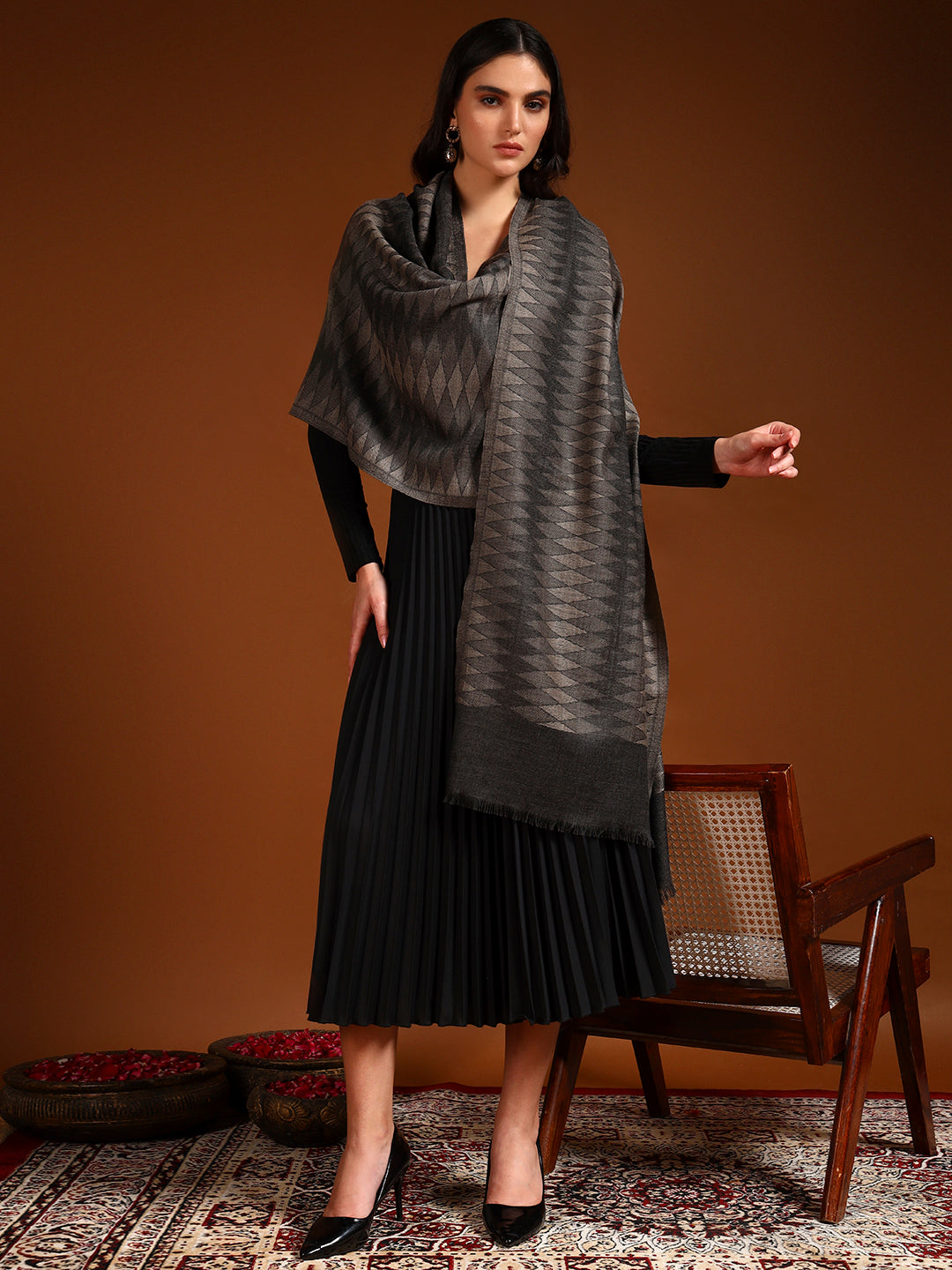 Women 100% Pure Wool Checkered Stole, Sustainable and Natural Fabric (Size 71x203 CM)