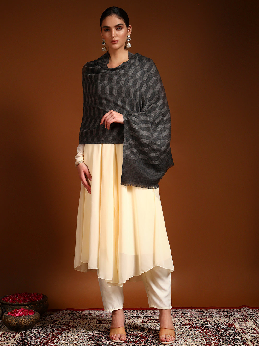 Women 100% Pure Wool Checkered Stole, Sustainable and Natural Fabric (Size 71x203 CM)