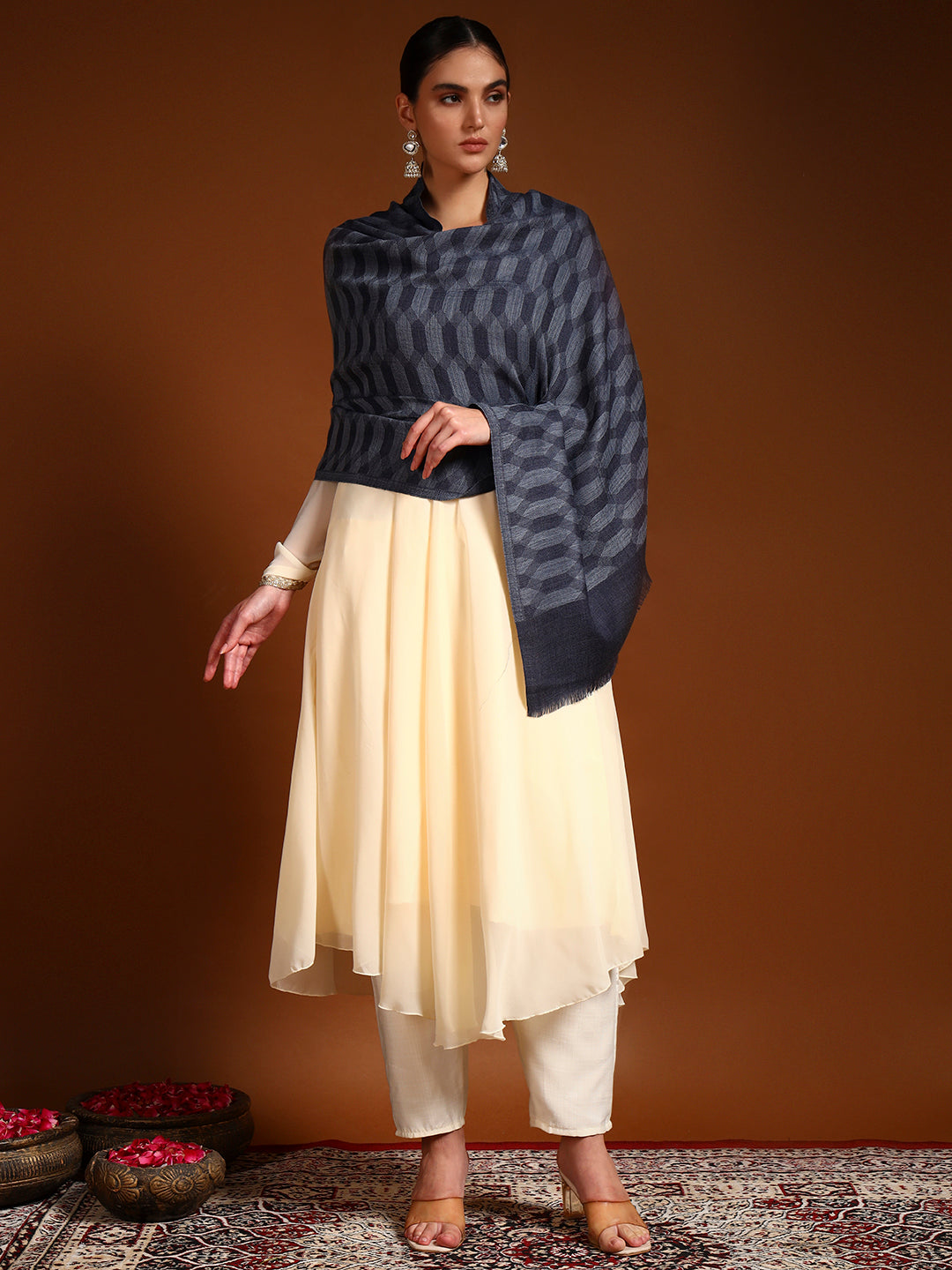 Women 100% Pure Wool Checkered Stole, Sustainable and Natural Fabric (Size 71x203 CM)