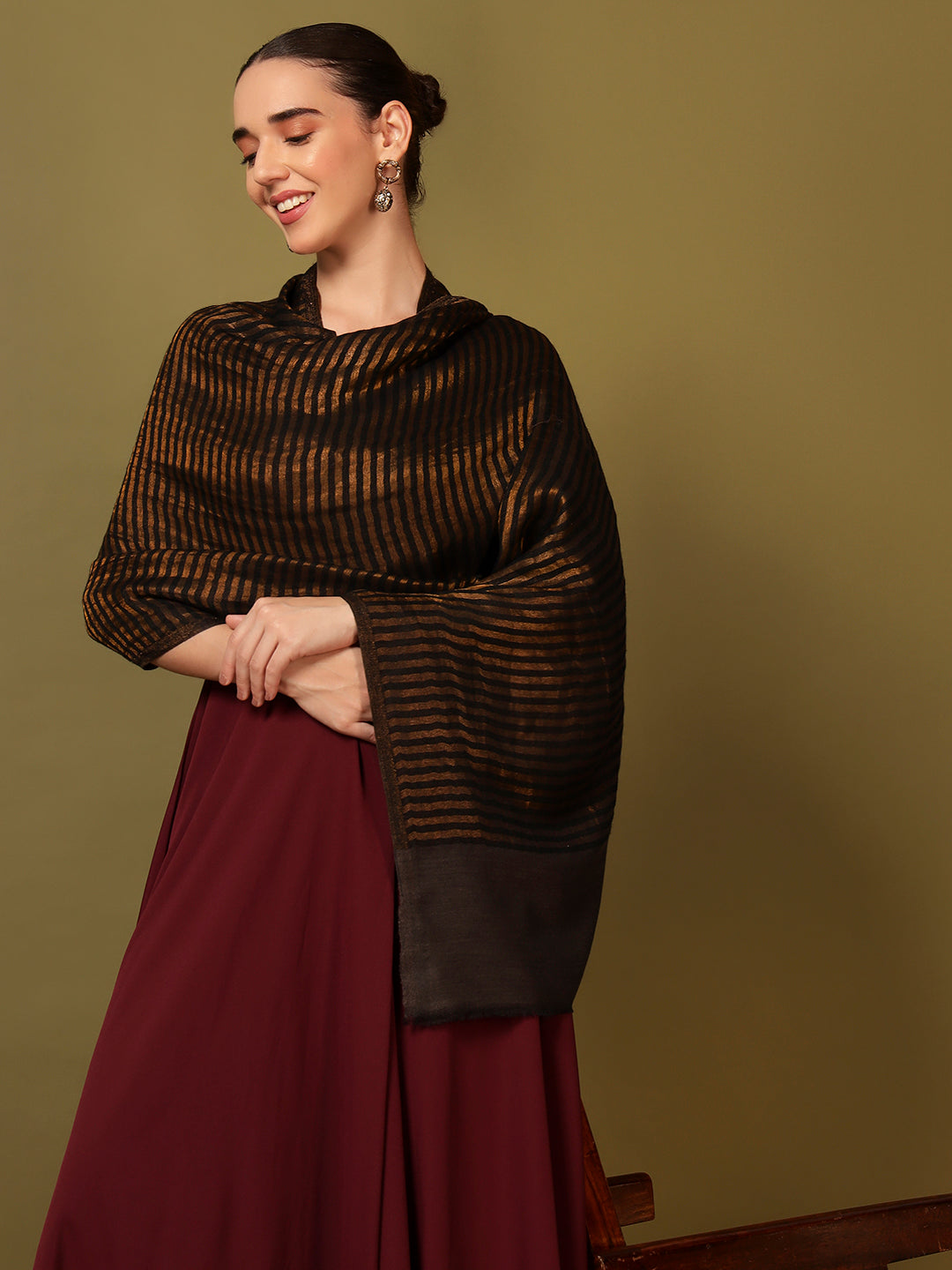 Pashmoda Women Golden Eclipse Reversible Zari Moonlight Fine Wool Stole (Size: 71x203 Cm)