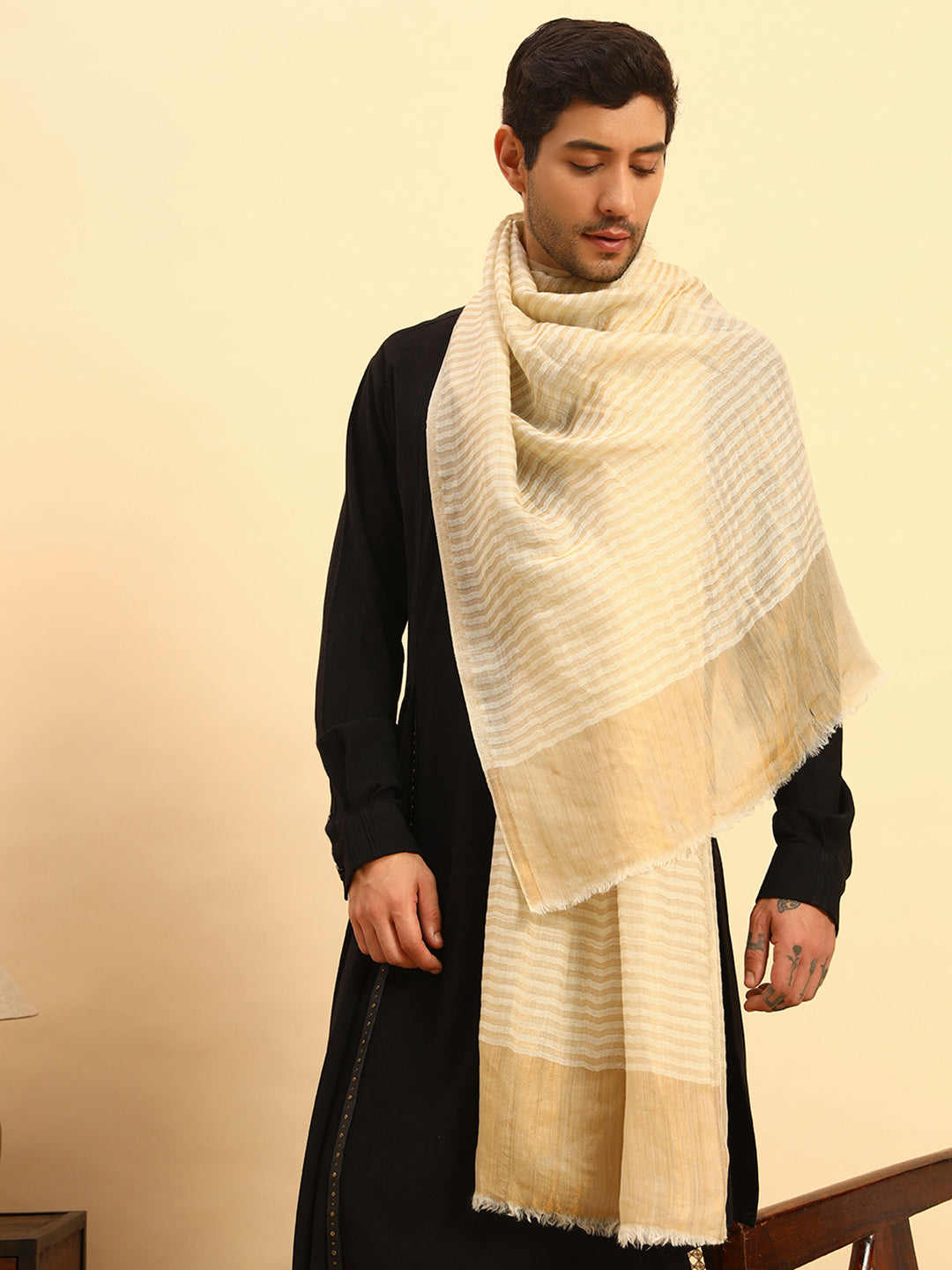 Pashmoda Men Golden Eclipse Reversible Zari Moonlight Fine Wool Stole (Size: 71x203 Cm)