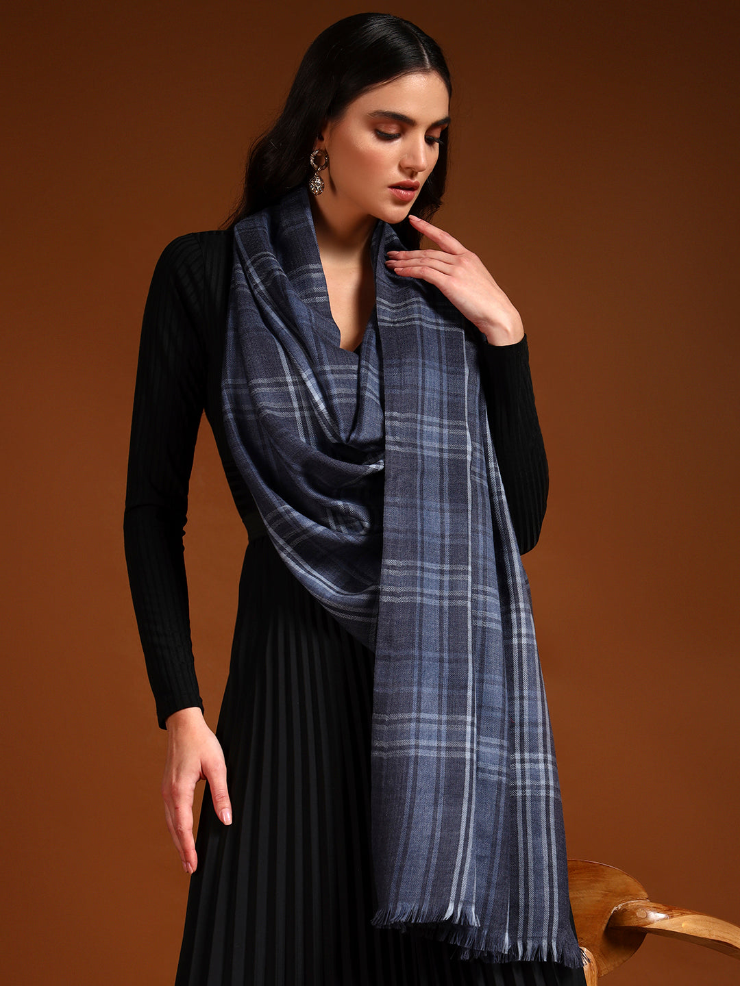 Women 100% Pure Wool Checkered Stole, Sustainable and Natural Fabric (Size 71x203 CM)