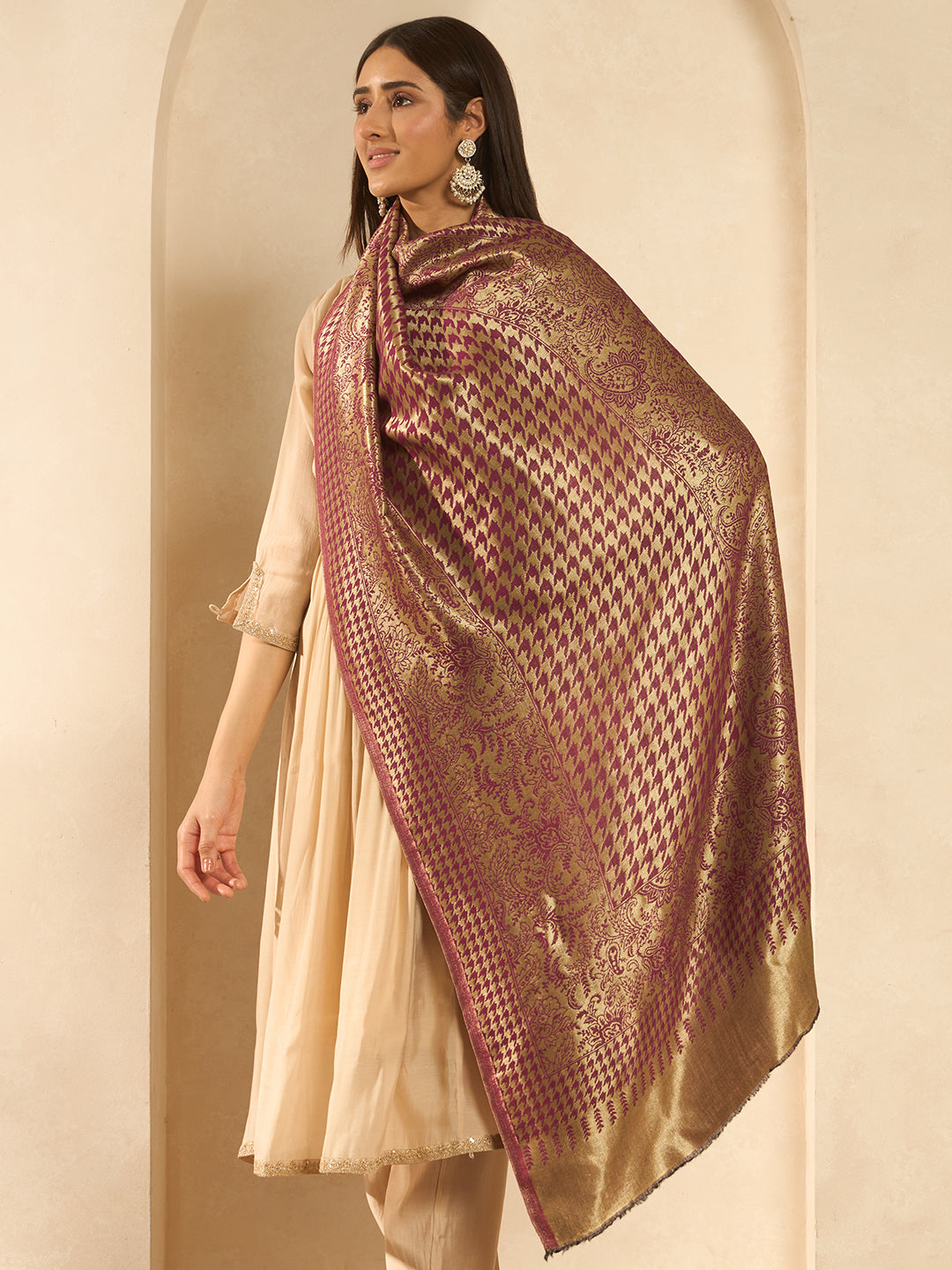 Women Royal Zari Elegance Stole
