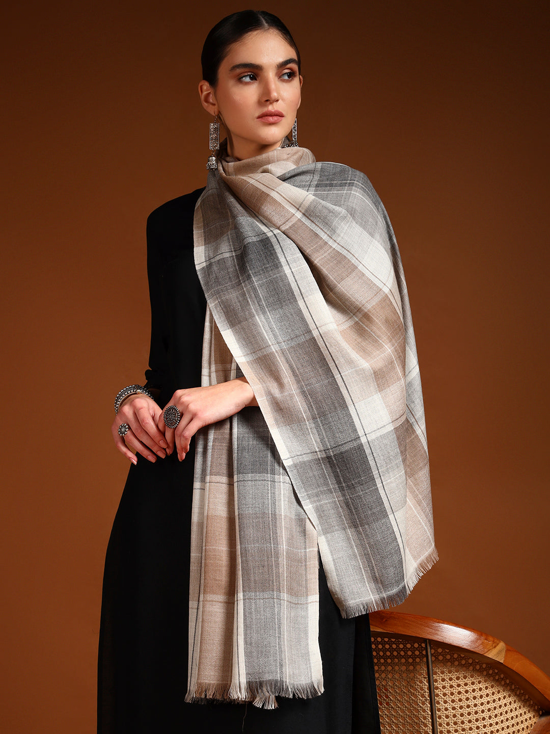 Women 100% Pure Wool Checkered Stole, Sustainable and Natural Fabric (Size 71x203 CM)