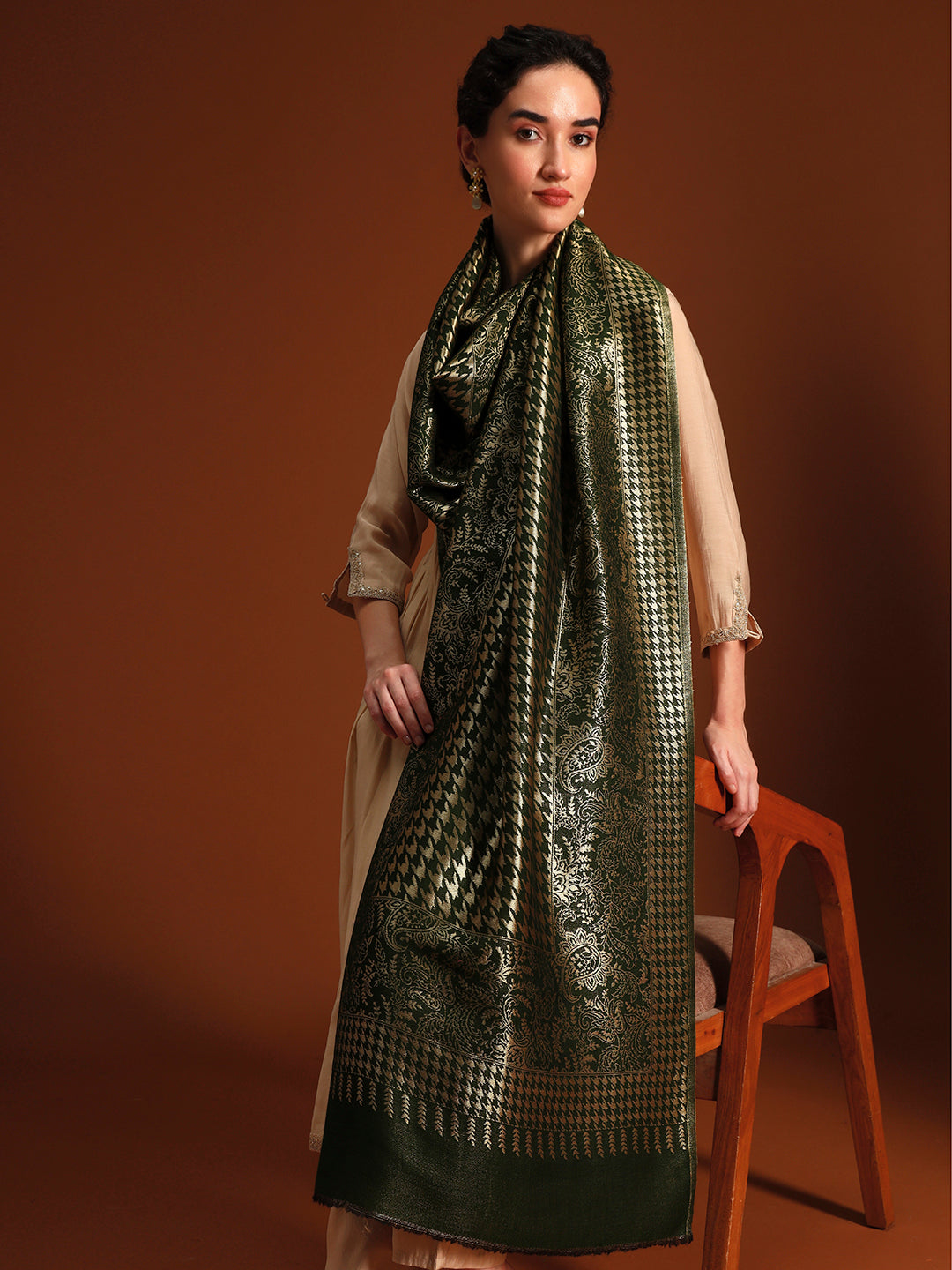 Women Royal Zari Elegance Stole