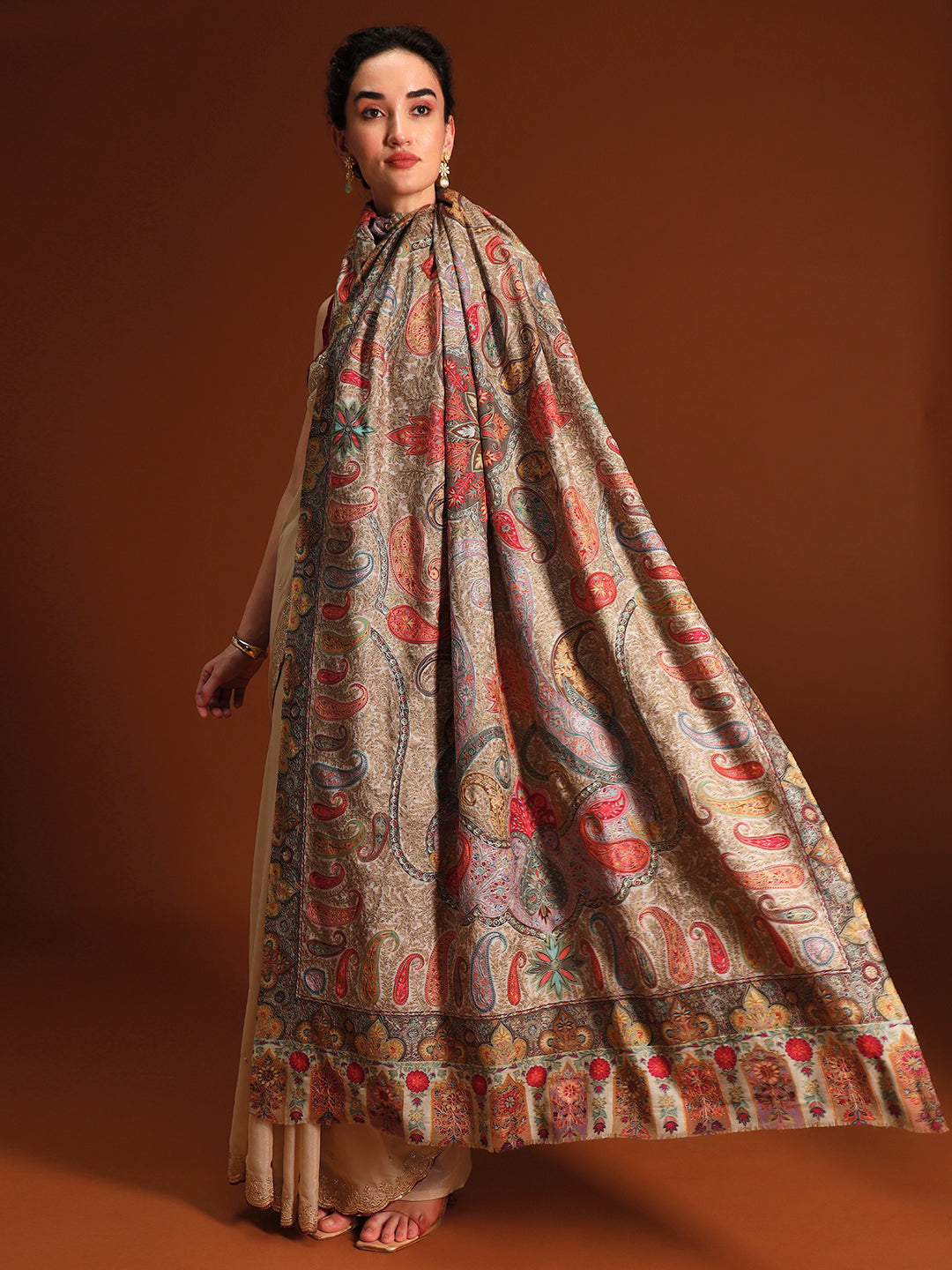 Women Paisley Promenade Fine Wool Fabric Kalamkari Embroidered Shawl