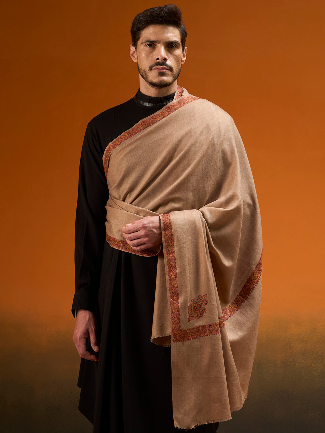 Men kashida Kingri Embroidered Lohi Shawl