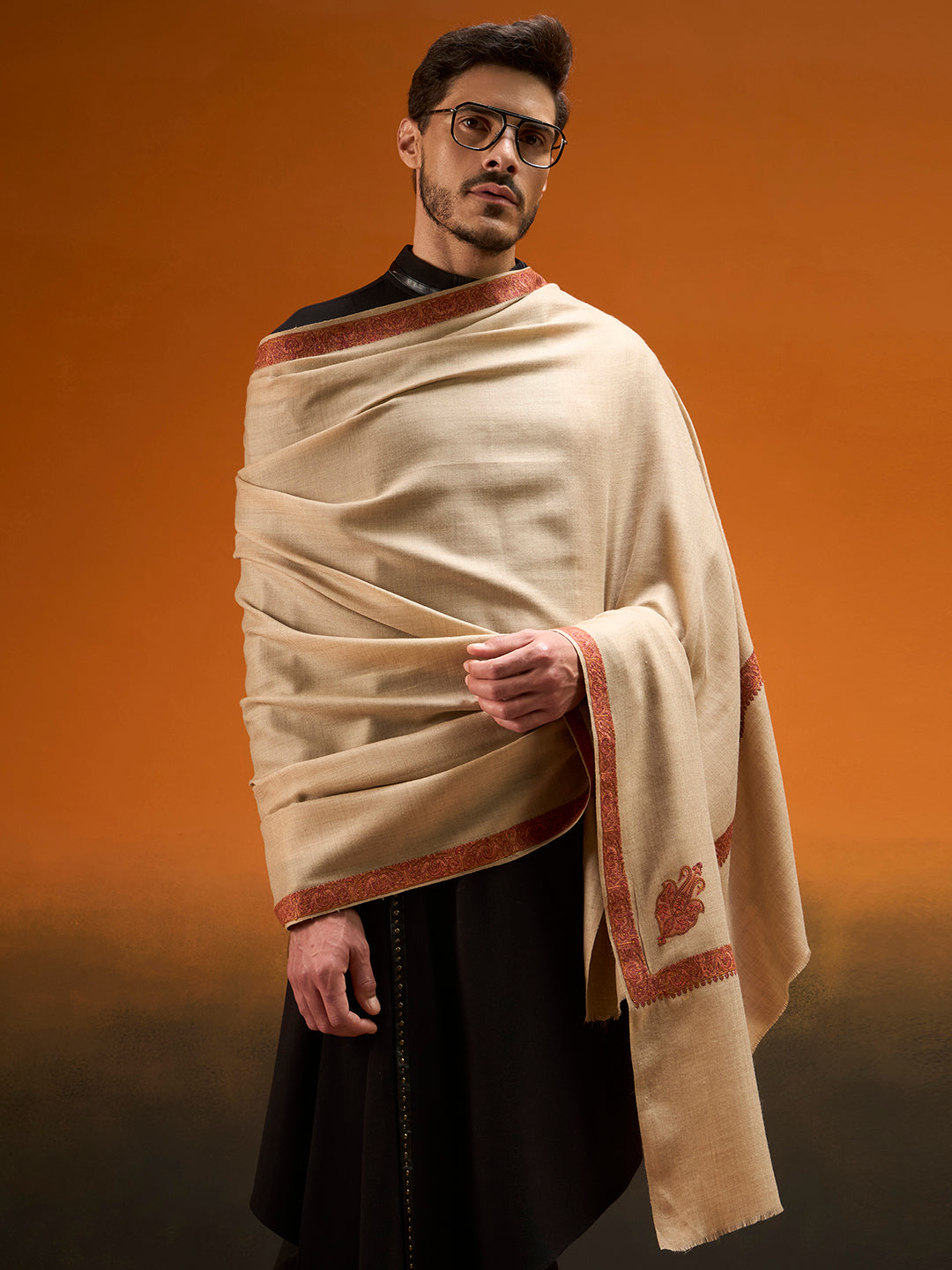 Men kashida Kingri Embroidered Lohi Shawl
