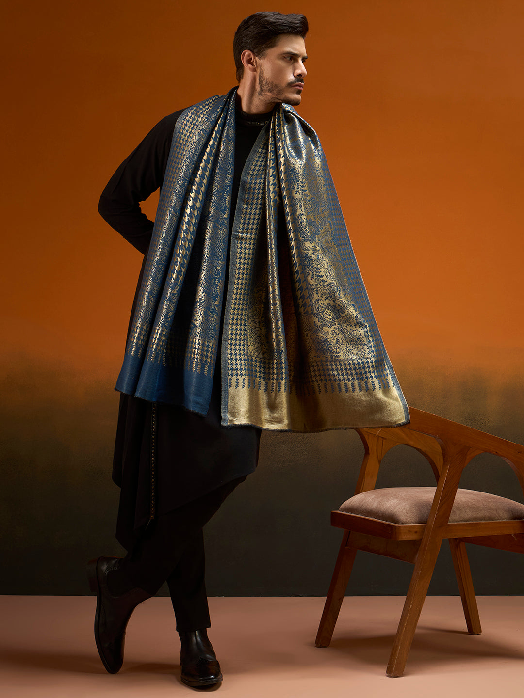 Men Obsidian Gold Reversible Zari Stole