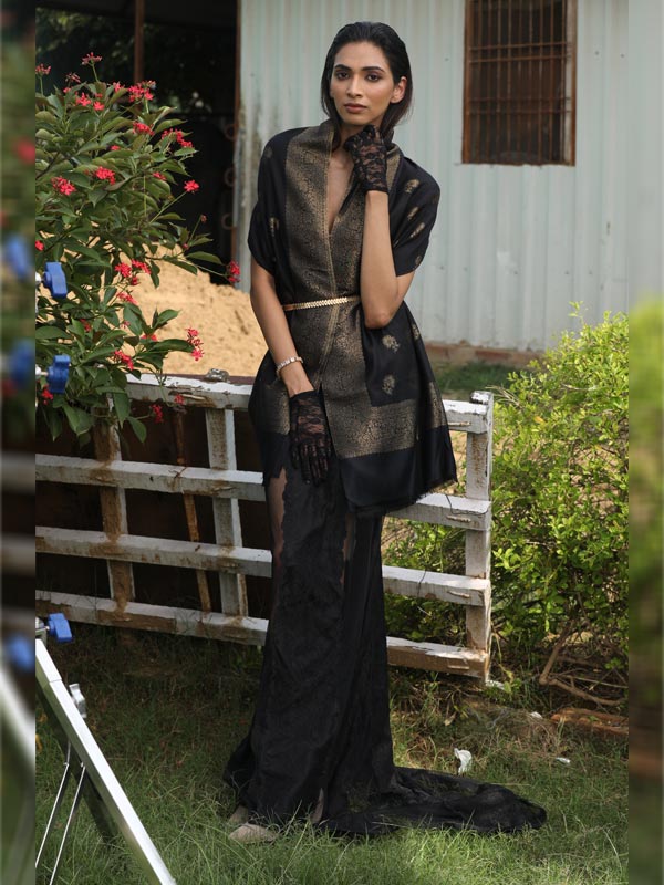 Kaani Stole with Silky Zari Weave (Size 75X203 CM)