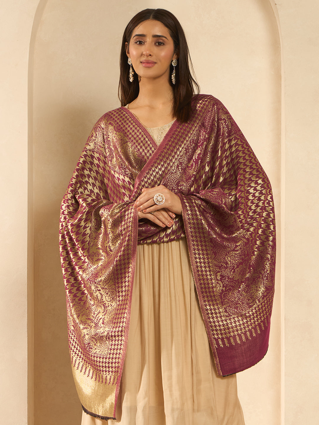 Women Royal Zari Elegance Stole